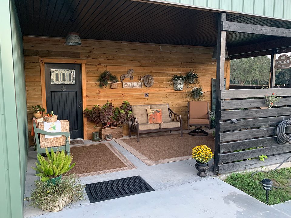 Wonderful porch area