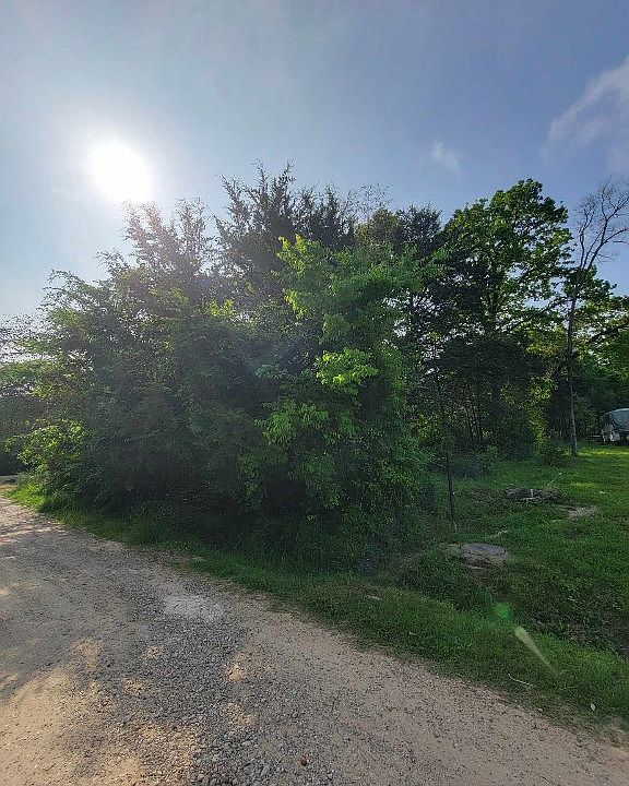 1st image of Village Avenue Village Ave
