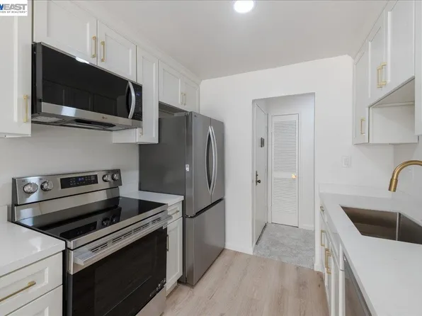 8975 Alcosta Blvd APT 130, San Ramon, CA 94583