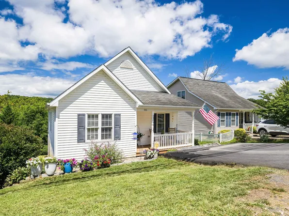 1006 Middlebrook Ave, Staunton, VA 24401