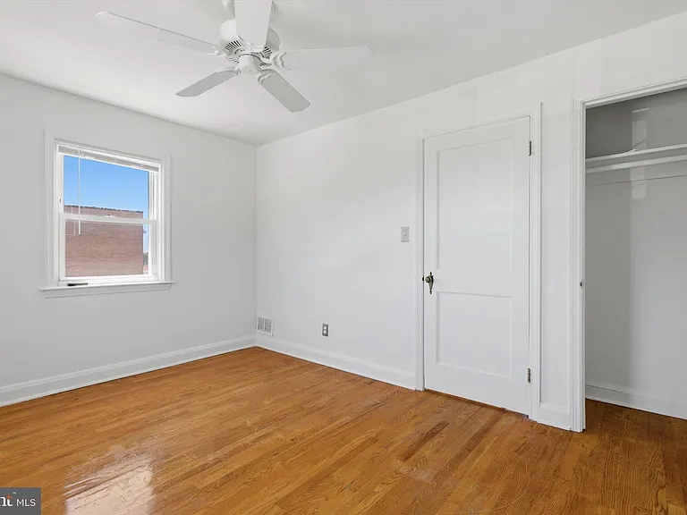 363 Gusryan St — Photo 18