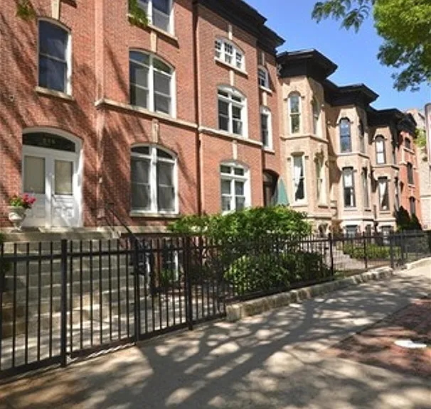 556 W Belden Ave #G — Photo 16