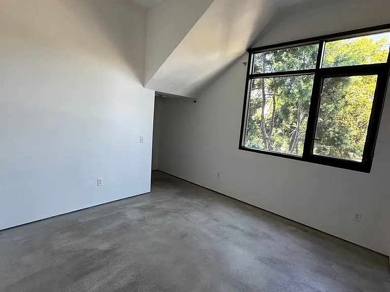3684 Alabama St — Photo 15
