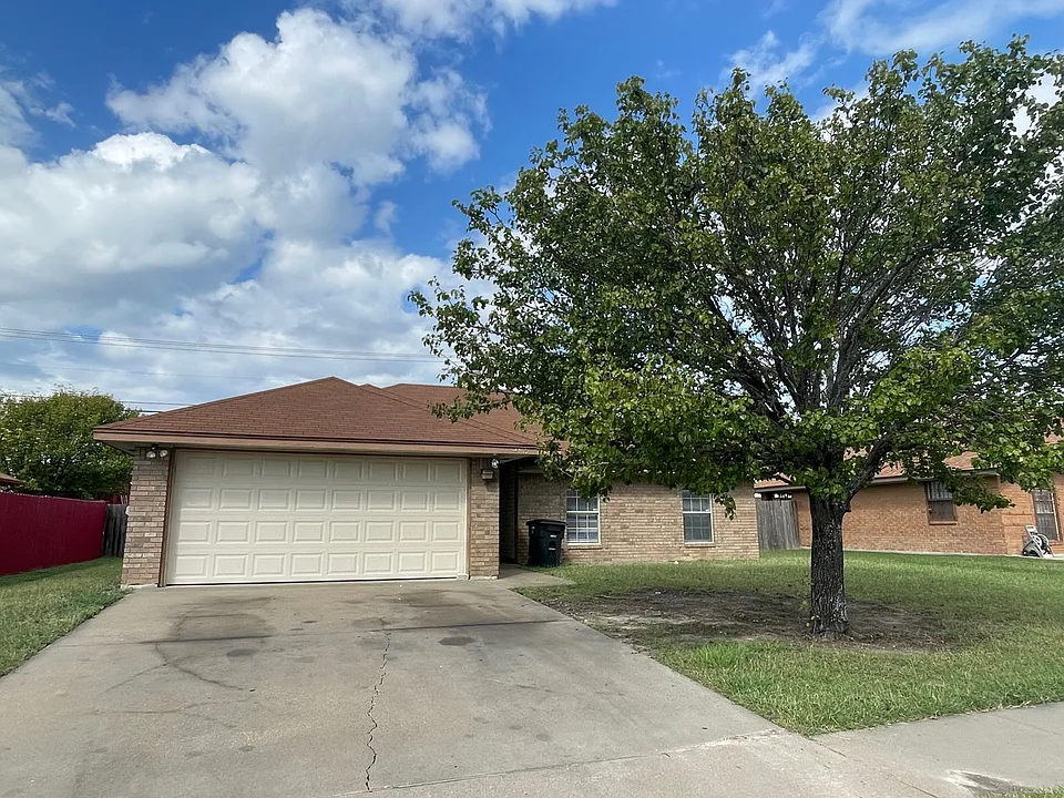 4405 Derik Dr