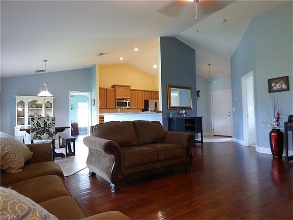 3rd image of 4156 NE 8th Pl