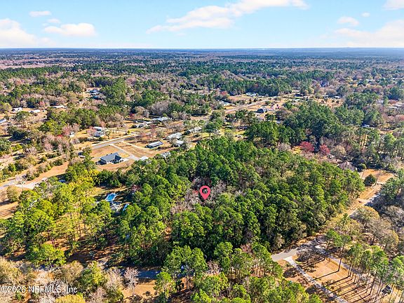 2nd image of 44561 WOODLAND CIR Circle