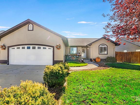 2nd image of 1101 Lauren Ln