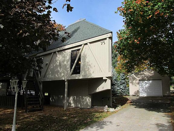 4th image of 5685 Brook Dr