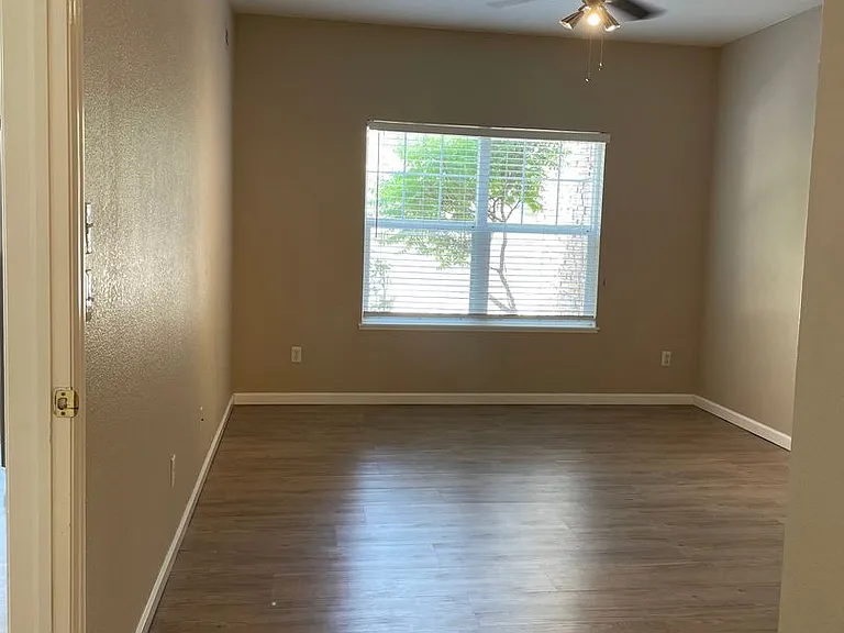 5225 White Willow Dr #J130 — Photo 22