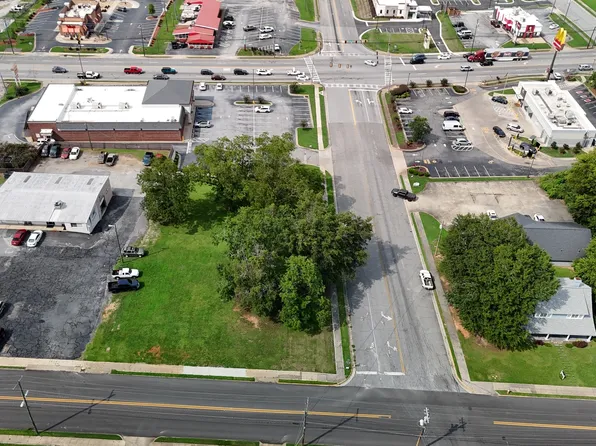 261 Heard St, Elberton, GA 30635