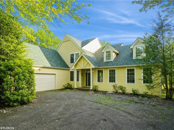 715 Pinecrest Dr, Pocono Pines, PA 18350