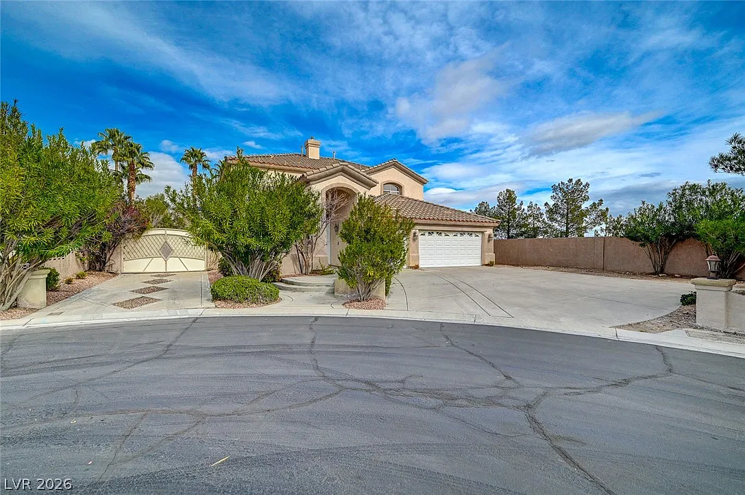 4 bed, 3.5 bath, 3578 sqft, $4,240 — Photo 2