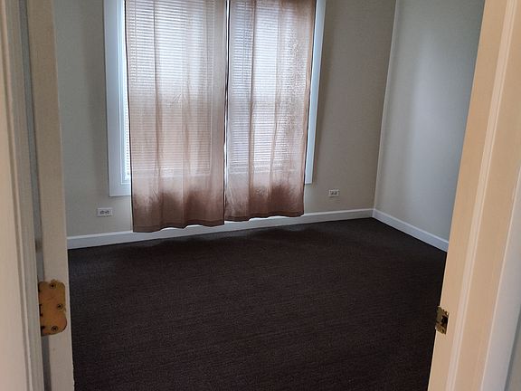 2nd image of 3607 N Sacramento Ave