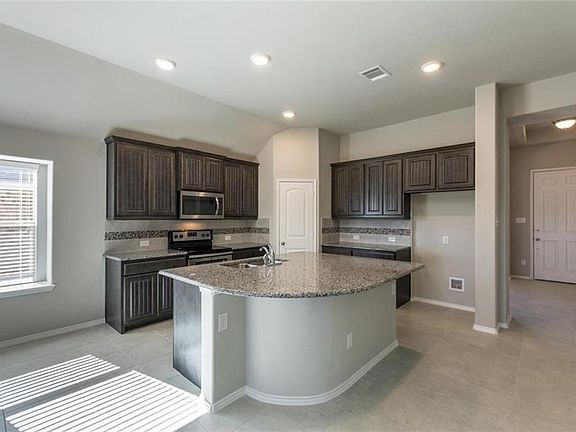 4th image of 2549 Old Buck Dr