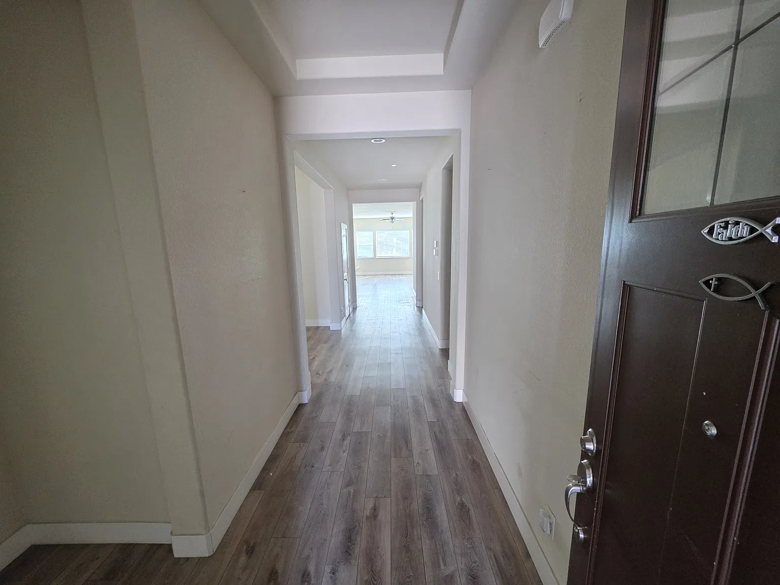 4 bed, 2500 sqft, $2,900 — Photo 4