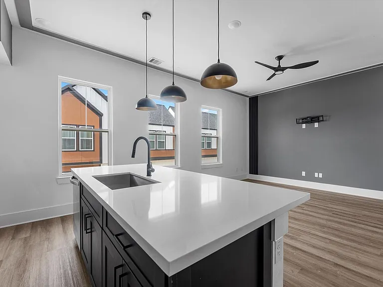 9004 Orange Spring Dr — Photo 12