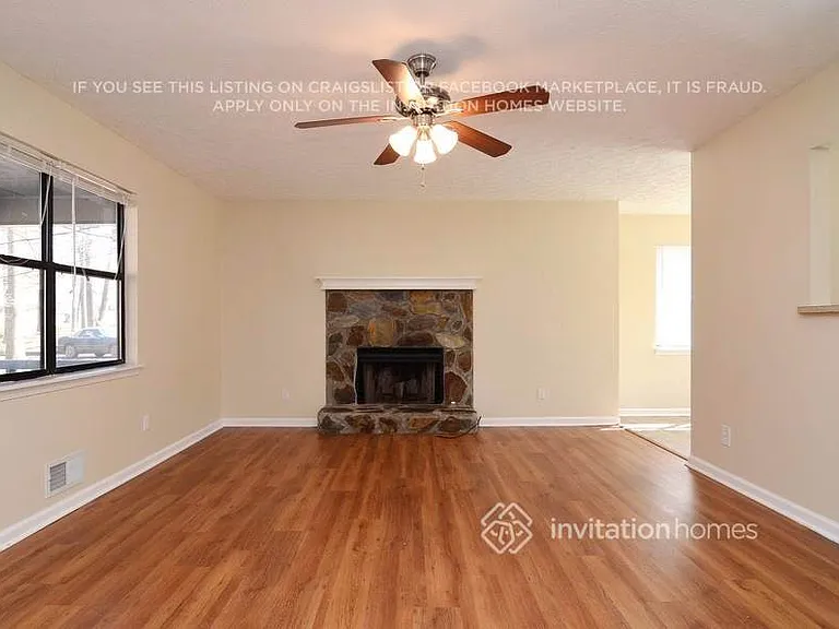 206 Quail Hollow Dr — Photo 2