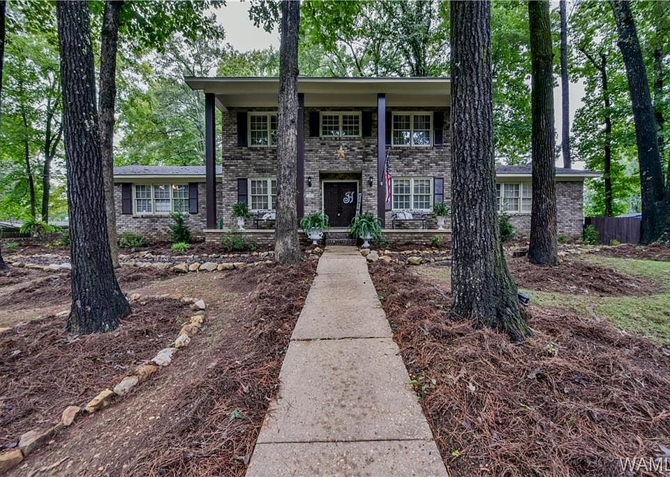 1st image of 318 Woodridge Dr