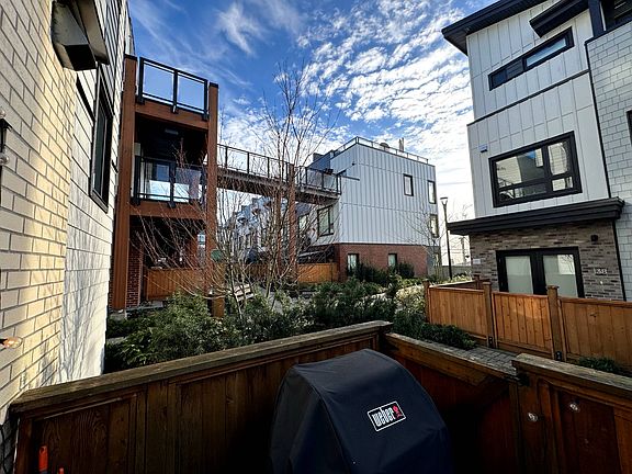 4th image of 525 E 2nd St #1