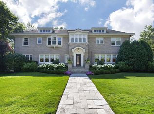 256 Woodstock Ave, Kenilworth, IL