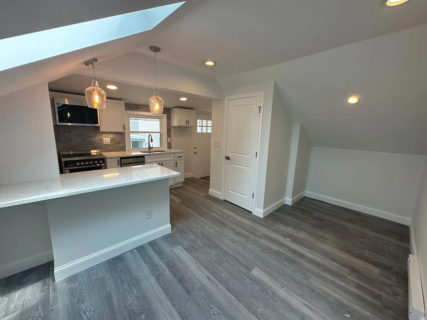 Highland St 1177-1177.5 ONYX — Photo 3