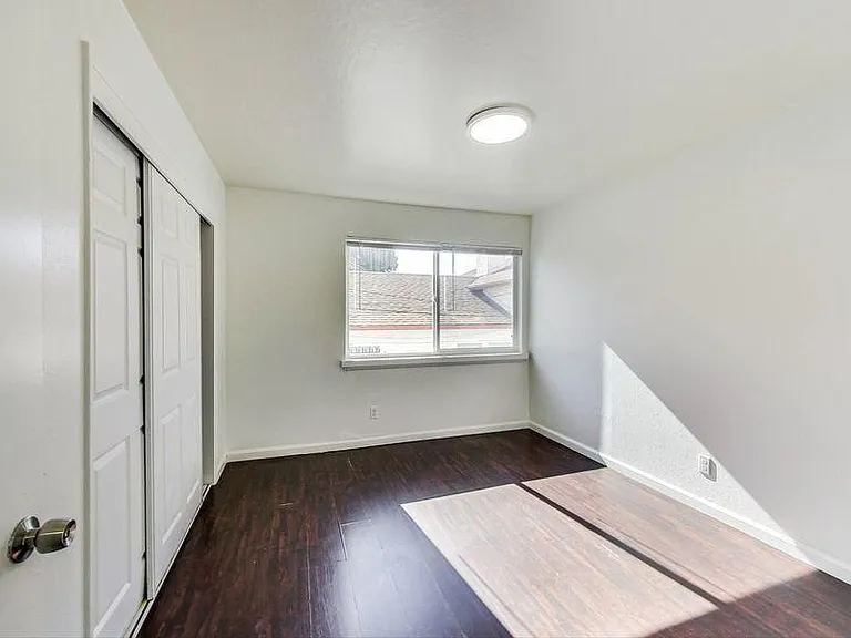 1844 7th Ave — Photo 14