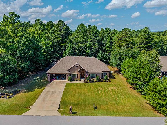 4th image of 340 Zoe Ln