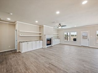 328 Ridge Dr N, Cleburne, TX 76033