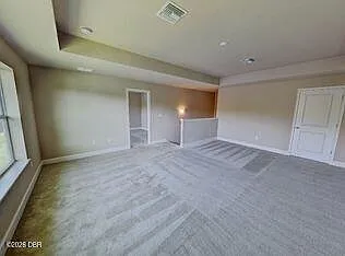802 Aldenham Ln — Photo 3