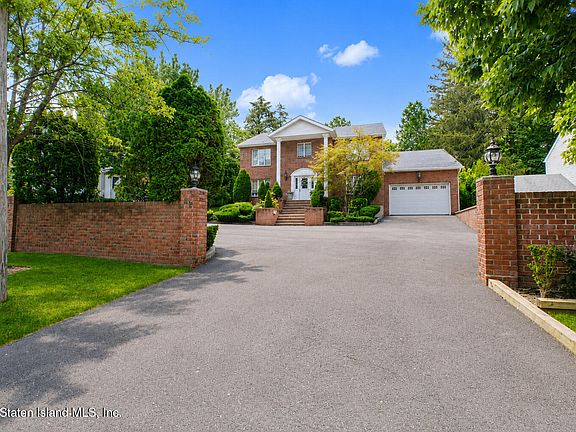 2nd image of 55 Arbutus Ave