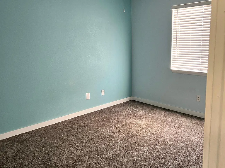 5554 Cypress St — Photo 12
