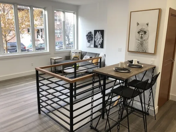 25-63 38th St #1A, Astoria, NY 11103