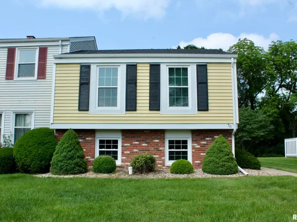 70 Carriage Hl, Macomb, IL 61455