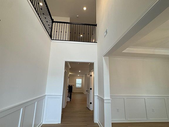 4th image of 907 Mankey Dr