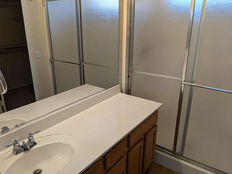 1942 E Aire Libre Ave — Photo 20