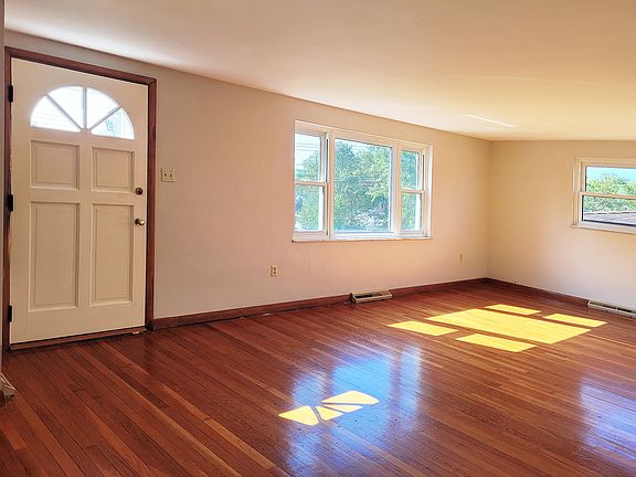 2nd image of 62 Vivian Dr