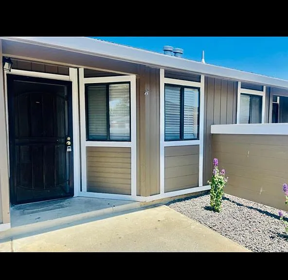 Front entrance unit D