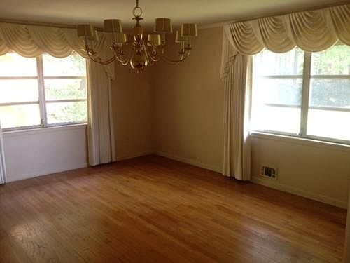 5th image of 455 Hood Ave