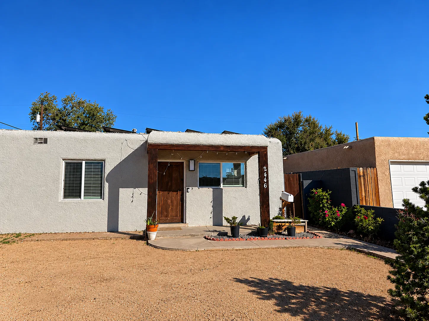 2446 Valencia Dr NE — Photo 2