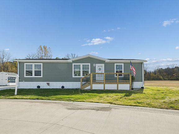 Exterior Image-4-Clayton C206 Camelot Village