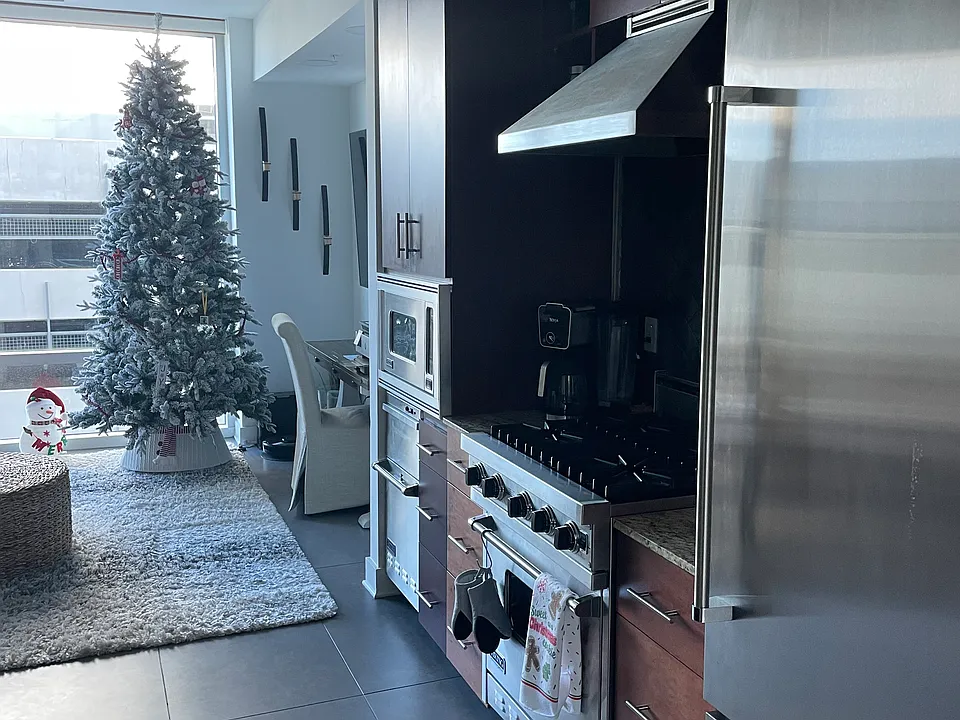 1120 E Kennedy Blvd #724