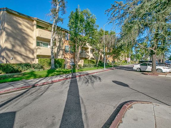 2nd image of 15425 Sherman Way APT 254