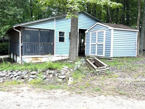 12 Hiwasse Trl, Bracey, VA 23919