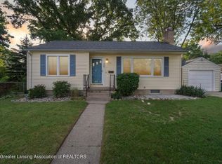 926 Stanley St, Lansing, MI 48915