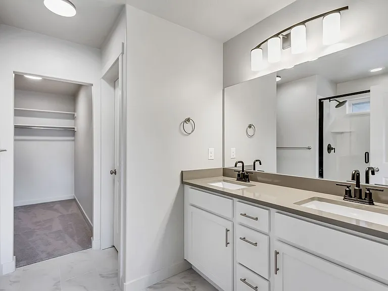 2412 N Sunmore Way — Photo 13