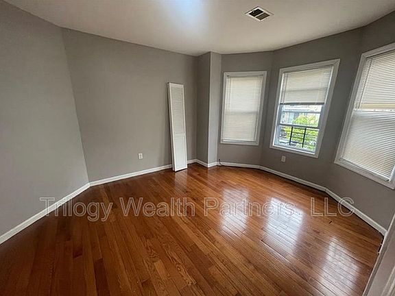 5th image of 104 S 12th St #2