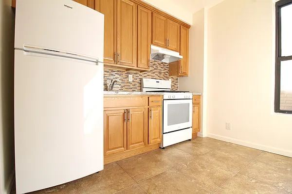 Rented by Realty Nerd | media 8