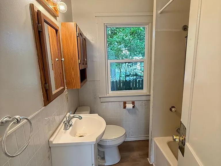 2311 W Main St — Photo 14