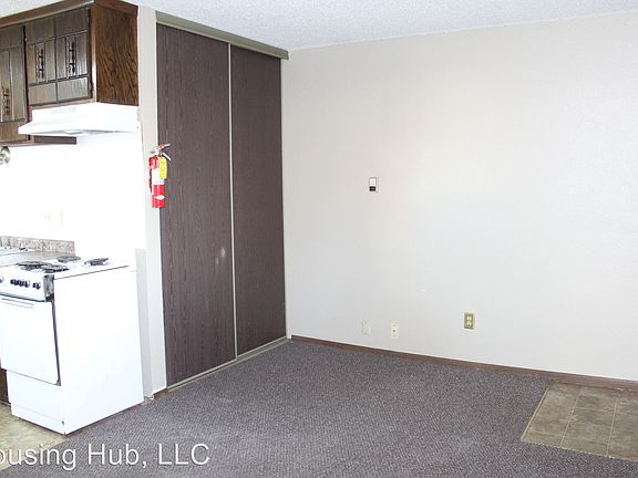 4th image of 92 Arlington Ave W #3410696