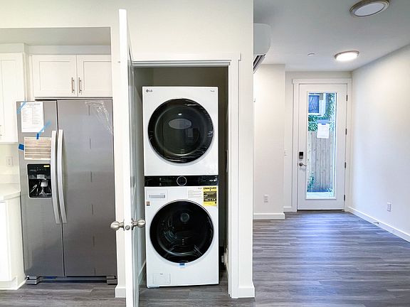 2nd image of 4041 7th Ave NE #16806575
